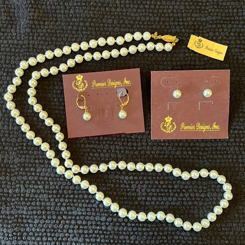 Premier Designs Duchess set
